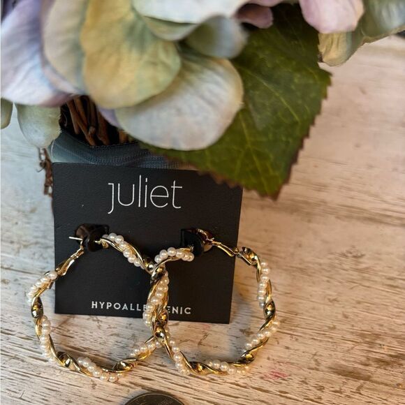 NEW! Goldtone Hoop Earrings Hypoallergenic  NWT
New with tags - Picture 3 of 4